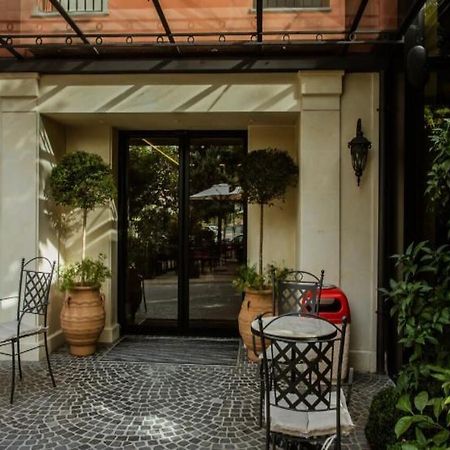 Ebel Boutique Hotel Tirana Exterior photo