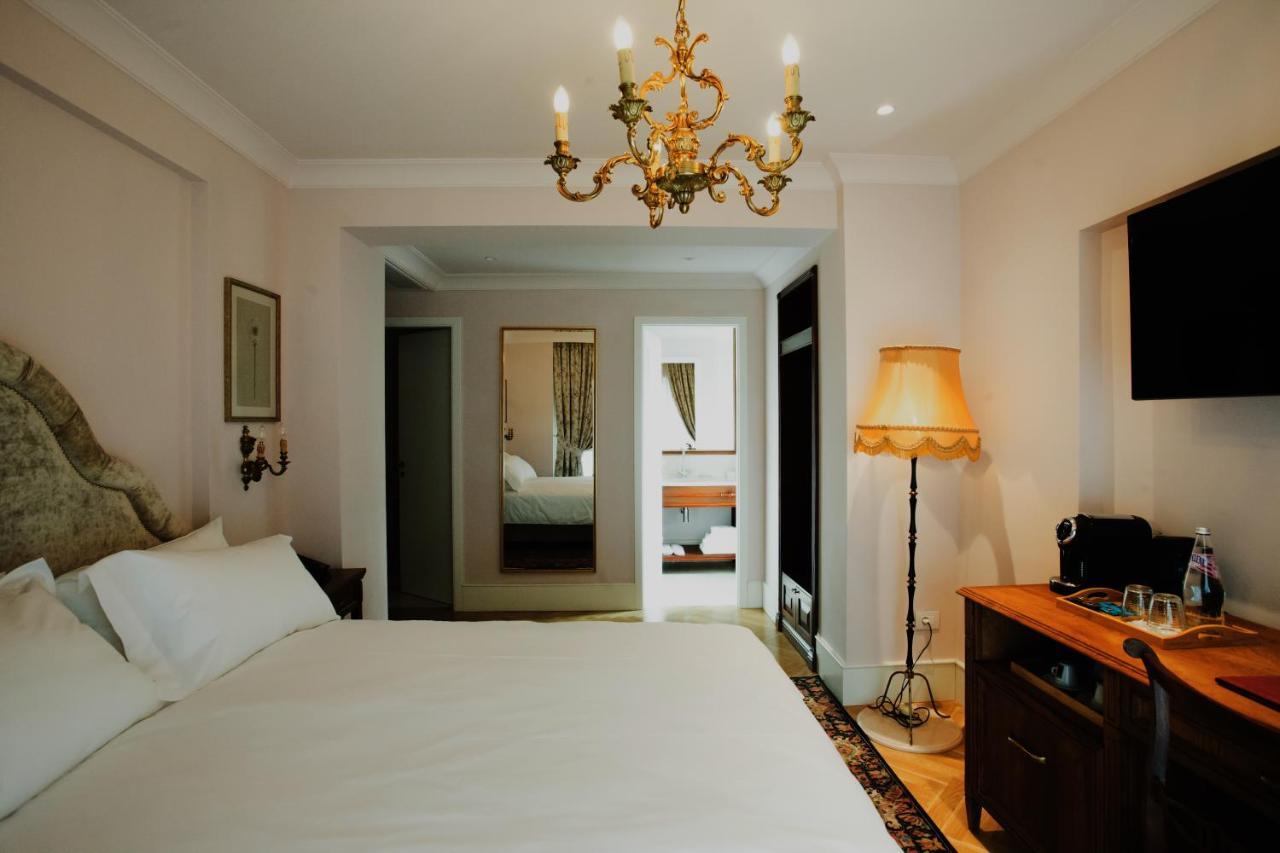 Ebel Boutique Hotel Tirana Exterior photo