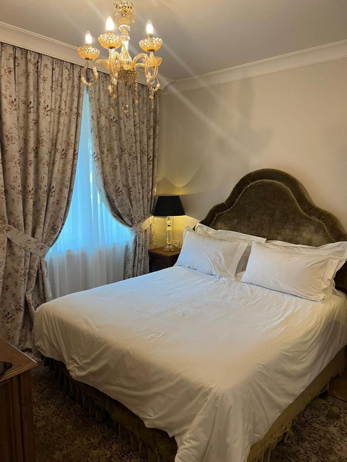 Ebel Boutique Hotel Tirana Exterior photo