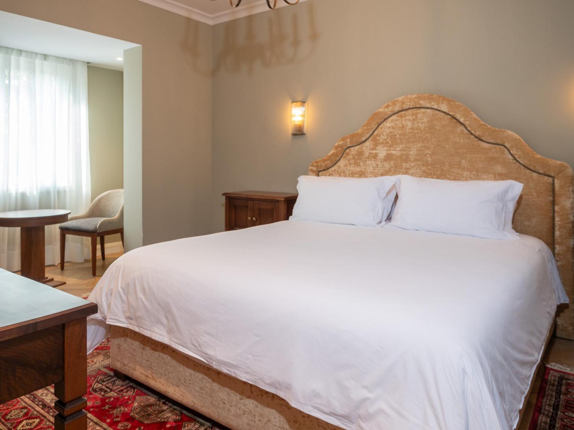 Ebel Boutique Hotel Tirana Exterior photo